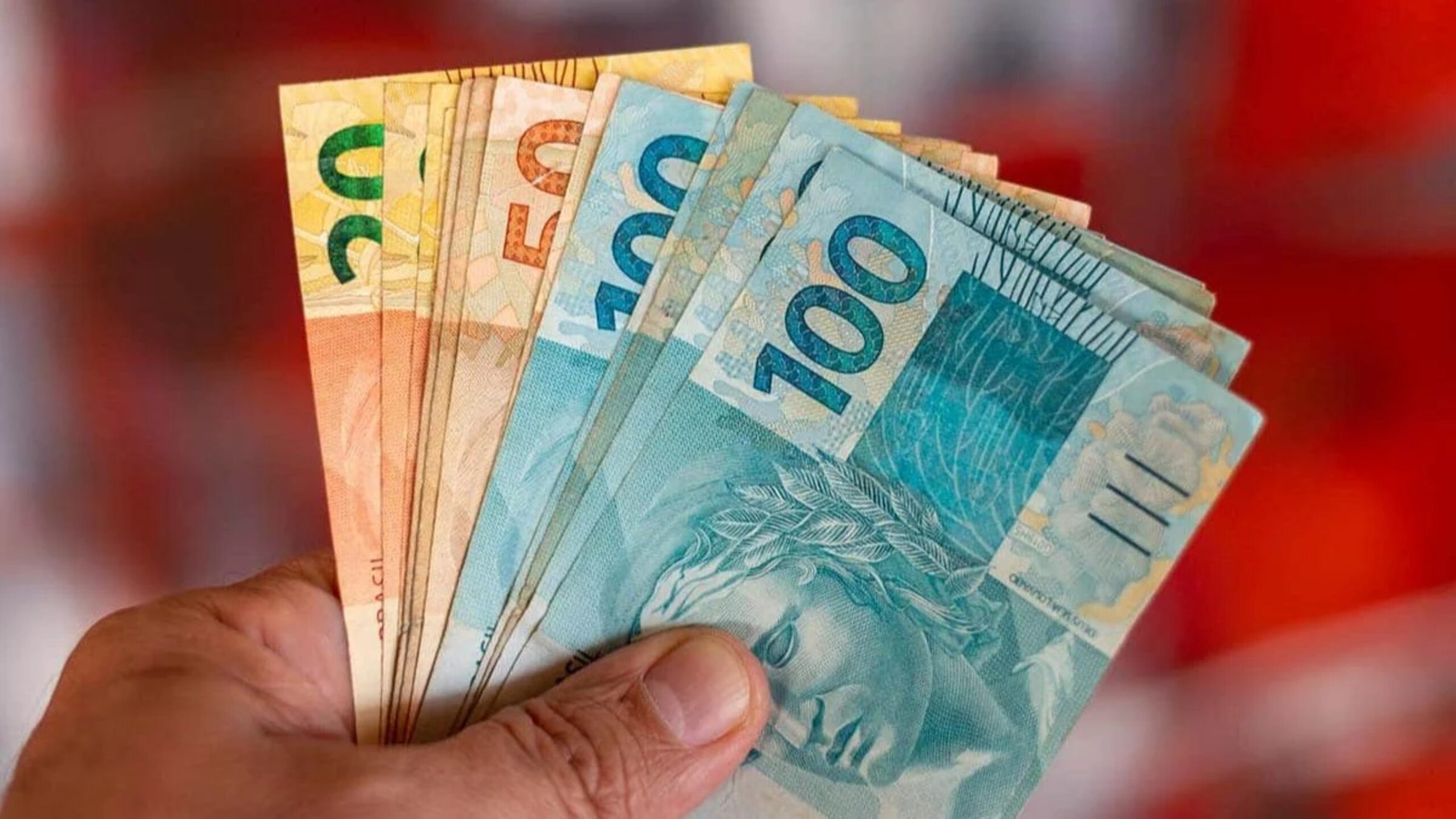 No momento, você está visualizando “Renda Média em Goiás Supera a Média Nacional, Segundo Dados do IBGE”