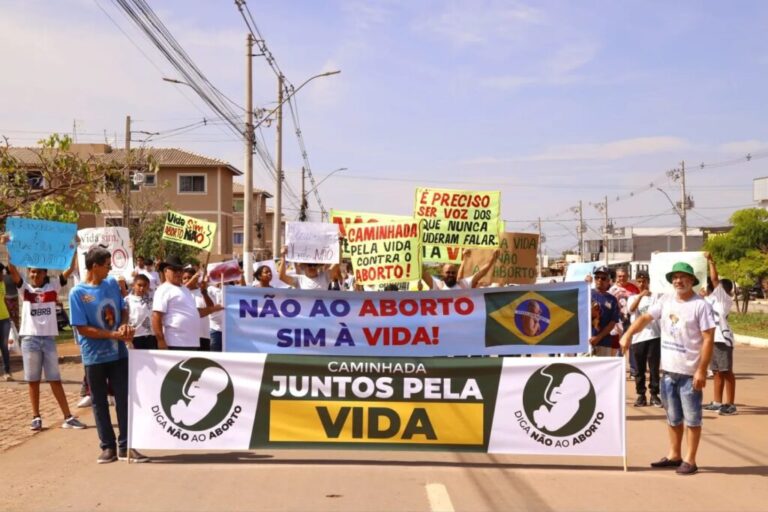 Caminhada ‘Juntos pela Vida’ Mobiliza Comunidade Contra o Aborto no Jardim Céu Azul