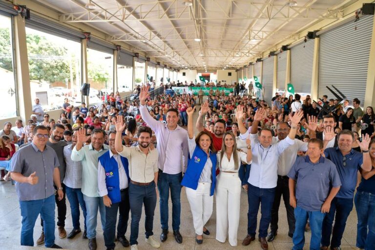Distribuição de Cartões dos Programas Mães de Goiás e Dignidade Beneficia Mais 600 Famílias em Goiás