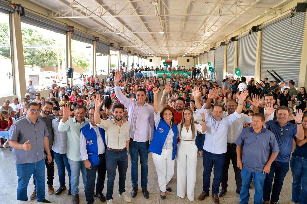Distribuição de Cartões dos Programas Mães de Goiás e Dignidade Beneficia Mais 600 Famílias em Goiás