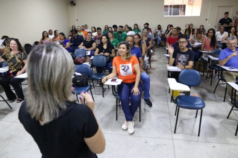 Curso gratuito de oratória e persuasão é oferecido pela Escola de Governo.