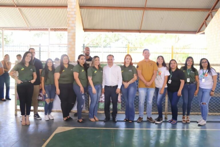 Leia mais sobre o artigo Entrega de Mais de 300 Novos Cartões dos Programas Mães de Goiás e Dignidade em Valparaíso de Goiás