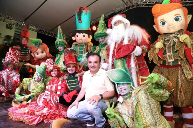Leia mais sobre o artigo Valparaíso Ilumina Espírito Natalino com Chegada da Caravana Coca-Cola