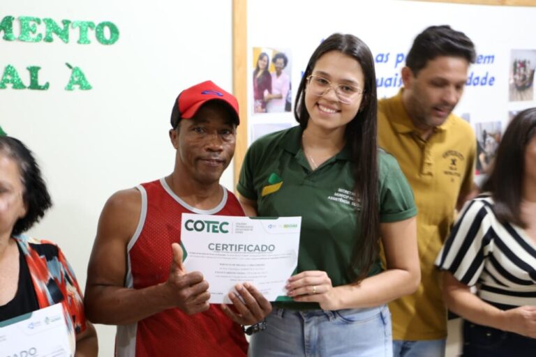 Leia mais sobre o artigo Alunos Recebem Certificados de Conclusão de Cursos Gratuitos do Cotec em Valparaíso de Goiás