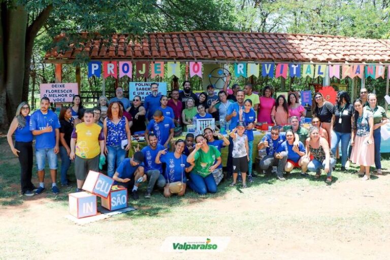 Leia mais sobre o artigo Alunos do Projeto Revitalizando Surpreendem em Exposição de Materiais Recicláveis