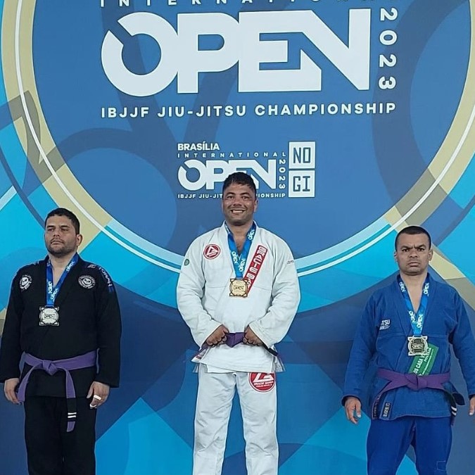 Leia mais sobre o artigo Leandro Torres Brilha no BRASÍLIA INTERNATIONAL OPEN de Jiu-Jitsu com Apoio do Programa ‘COMPETE LUZIÂNIA’
