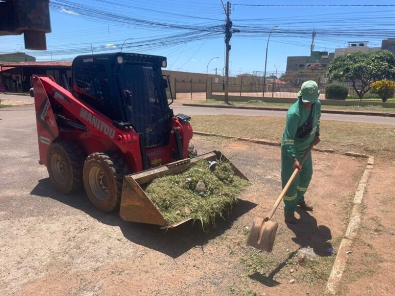 Leia mais sobre o artigo Valparaíso de Goiás Intensifica Serviços de Limpeza Urbana e Tapa-Buraco para Melhorar a Qualidade de Vida