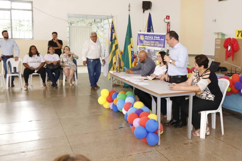 Projeto Tampamania 2023: Secretaria de Educação Empenha-se na Coleta de Tampinhas Plásticas em Parceria com Rotary Club e Instituto Crie Esperança