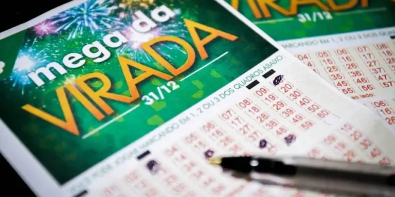 Leia mais sobre o artigo Bolão da Sorte em Goiânia: Três Médicos Acertam a Quina e Compartilham Prêmio de R$ 420 Mil na Mega da Virada