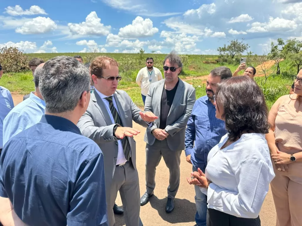 Empresa Alemã de Energia Fotovoltaica Faz Reunião em Luziânia e Demonstra Interesse em Investimentos