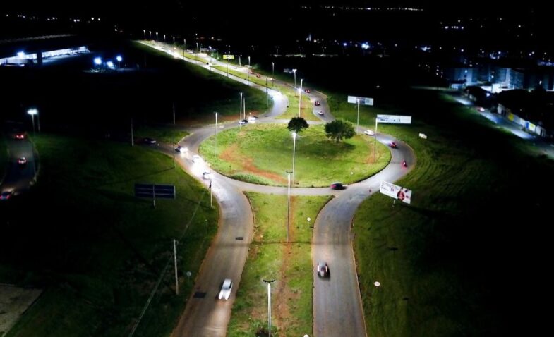 Investimento de Mais de R$ 600 Mil Proporciona Nova Iluminação Pública na Divisa com Brasília, Reforçando a Segurança em Valparaíso