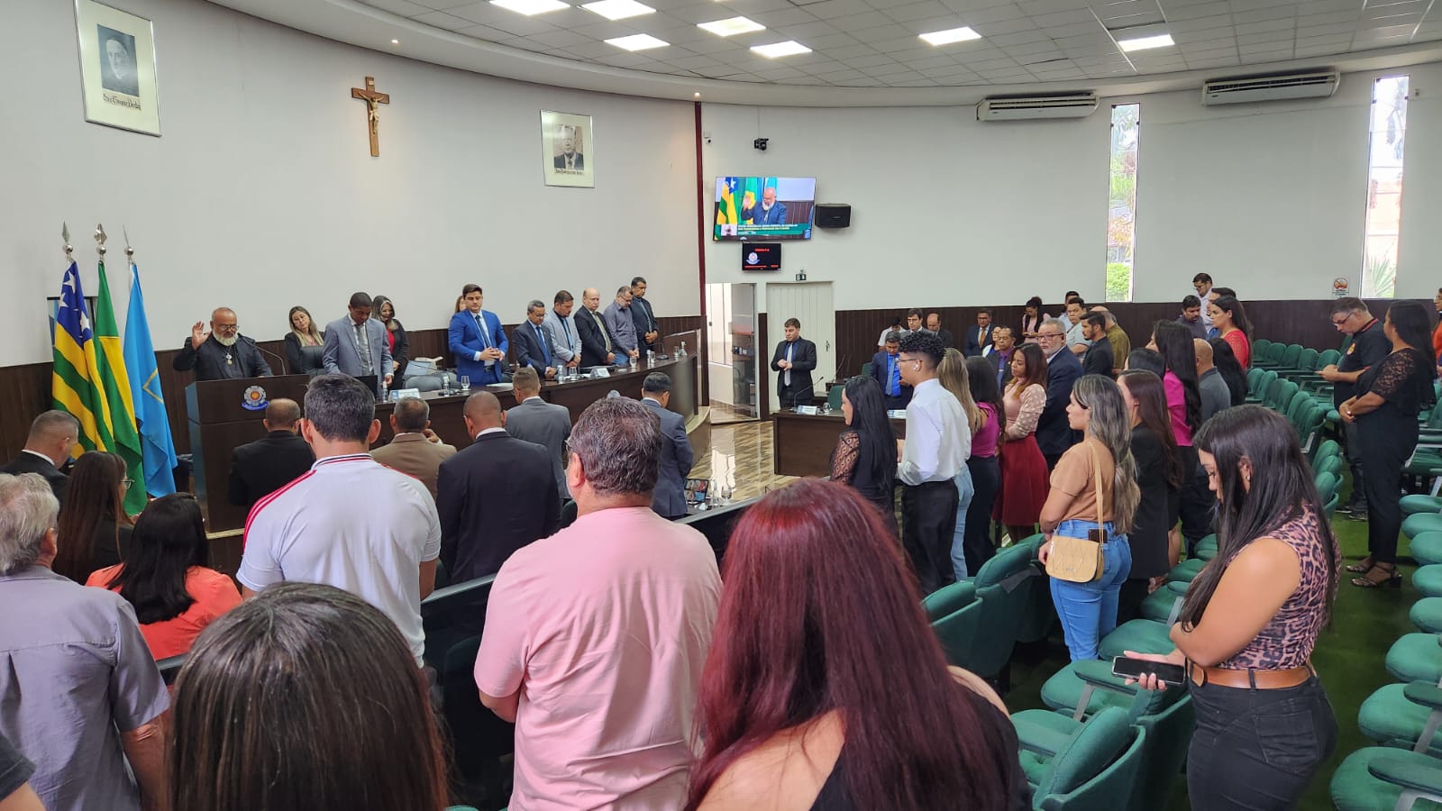 No momento, você está visualizando Câmara Municipal de Luziânia Inicia Atividades Legislativas em 2024 com Presença de Autoridades