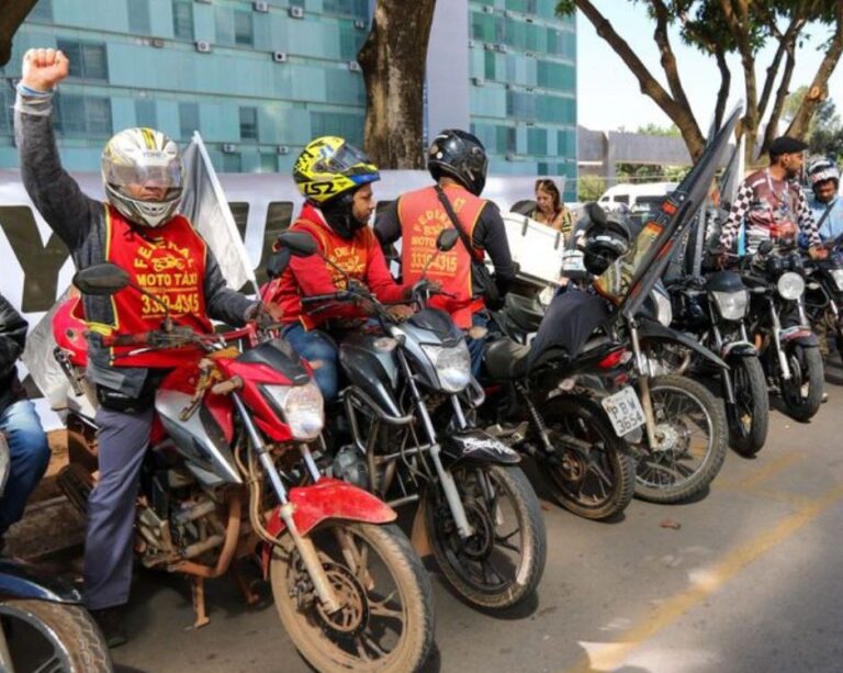 Protesto de Motoboys em Condomínio de Classe Média em Valparaíso Gera Tensão e Confronto com a Polícia