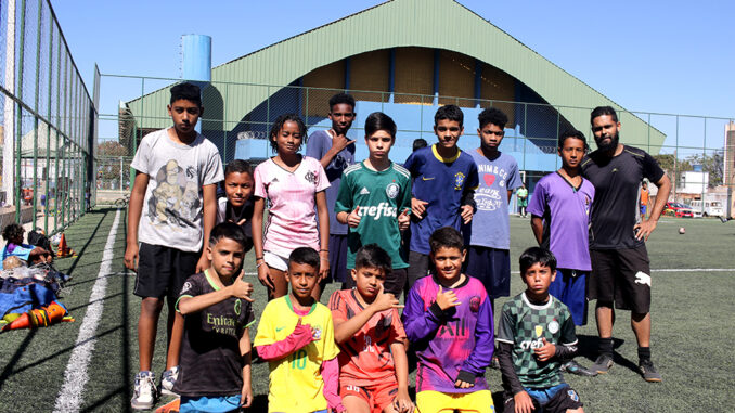 Vagas Gratuitas na Escolinha de Futebol do Complexo Esportivo Jardim Oriente em Valparaíso