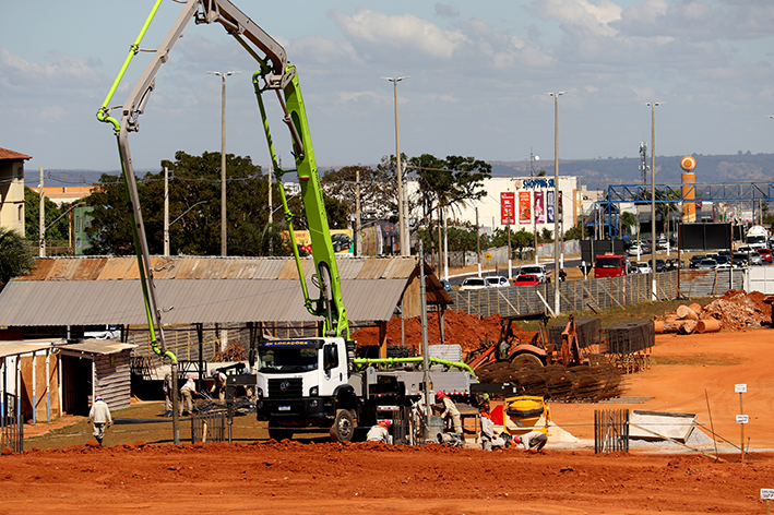 Construção do Novo Viaduto na BR-040 em Valparaíso Entra em Fase Crucial com Início das Pilastras Principais