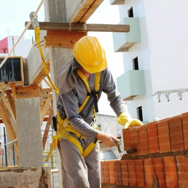 Construção Civil Impulsiona Crescimento Econômico em Luziânia