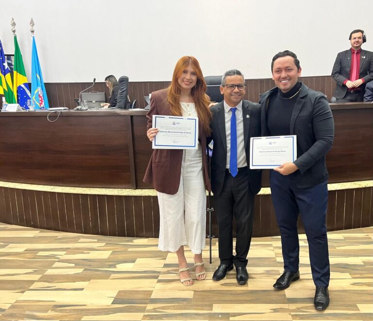 Presidente da Câmara, Vereador Carlos da Liga, Homenageia Ocean Paiva e Gabriela Alcoforado