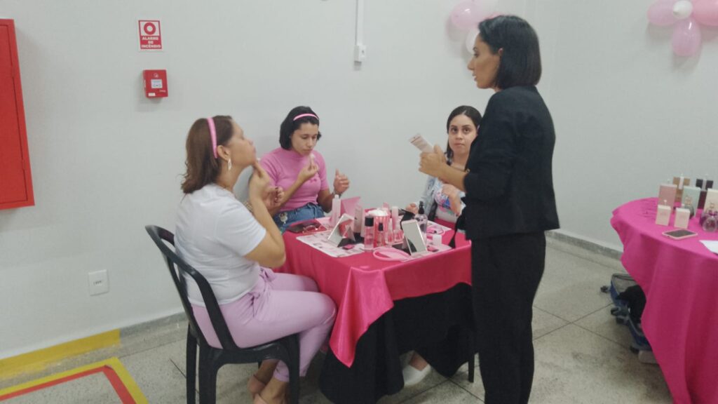 Hospital Estadual de Luziânia promove evento sobre o Outubro Rosa