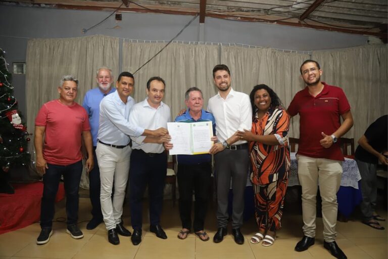 Valparaíso de Goiás Entrega 20 Escrituras Imobiliárias a Moradores do Setor de Chácaras Anhanguera B