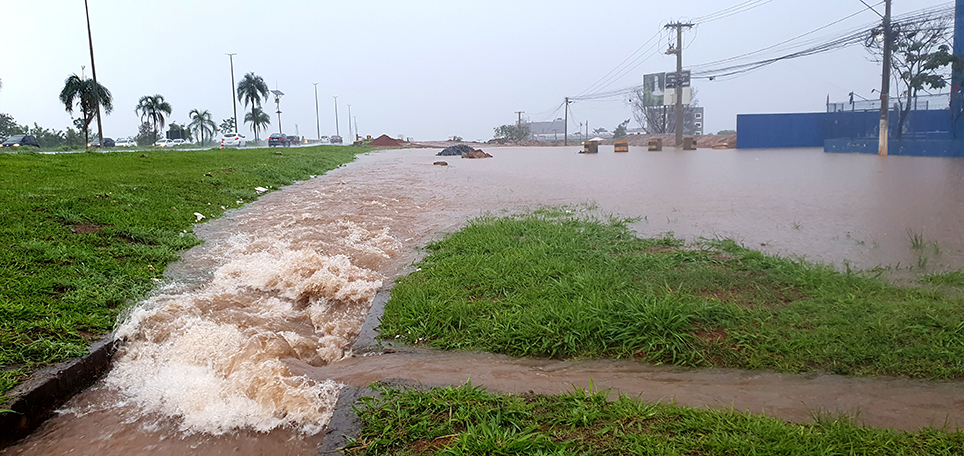 Alagamentos na Marginal da BR-040: Um Desafio de 20 Anos Que Fica Para o Próximo Prefeito em Valparaíso