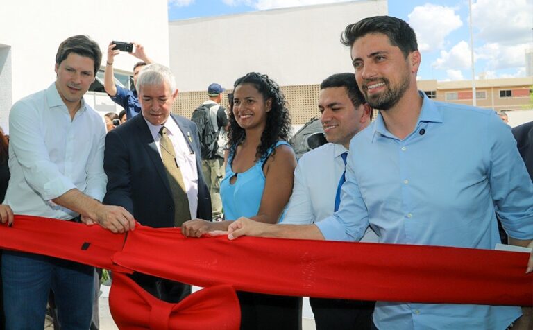 Escola do Futuro de Valparaíso recebe biodigestor autônomo da Embaixada de Israel