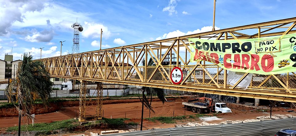 Realocação da passarela amarela para o ‘Brasil Center’ gera polêmica
