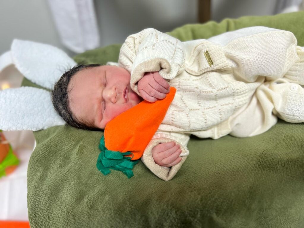 Hospital Estadual de Luziânia Realiza Ensaio Fotográfico de Páscoa para Celebrar Nascimentos na Maternidade