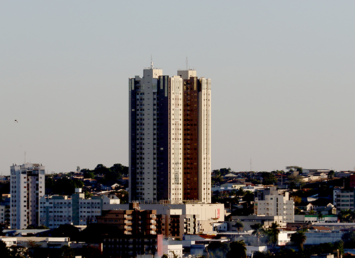 “Torres Gêmeas” de Luziânia completam 15 anos e se tornam marco urbano da cidade