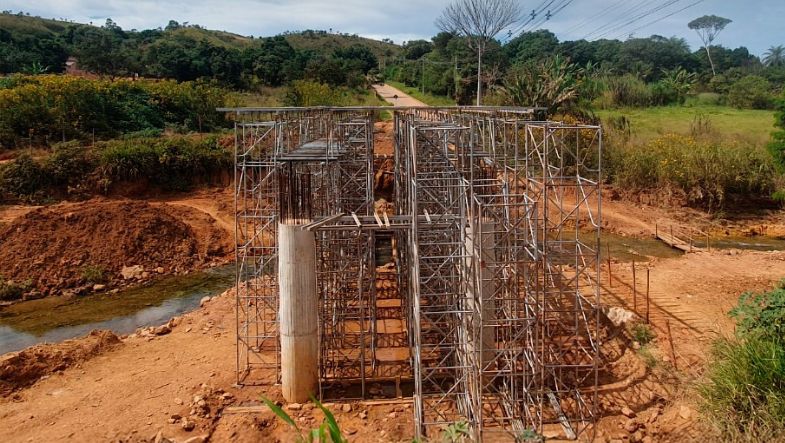 No momento, você está visualizando Ponte Pacaembu-Pedregal, entre Novo Gama e Valparaíso, ultrapassa 50% de execução