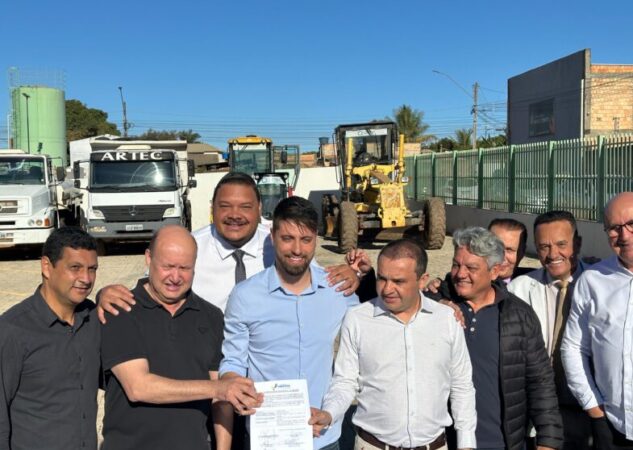 Valparaíso de Goiás inicia recapeamento asfáltico em Santa Rita e Marajó