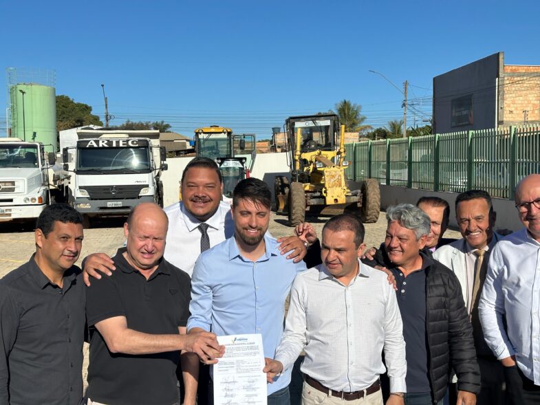 Valparaíso de Goiás inicia recapeamento asfáltico em Santa Rita e Marajó