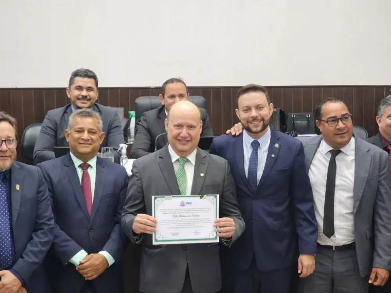 Câmara de Luziânia concede moção de aplausos ao deputado federal Célio Silveira