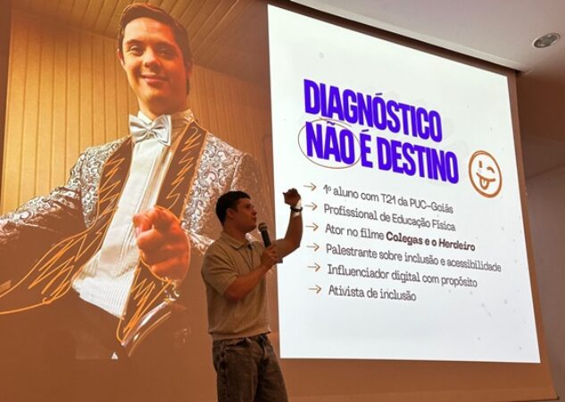 João Vitor de Paiva palestra sobre inclusão a profissionais de saúde em Luziânia