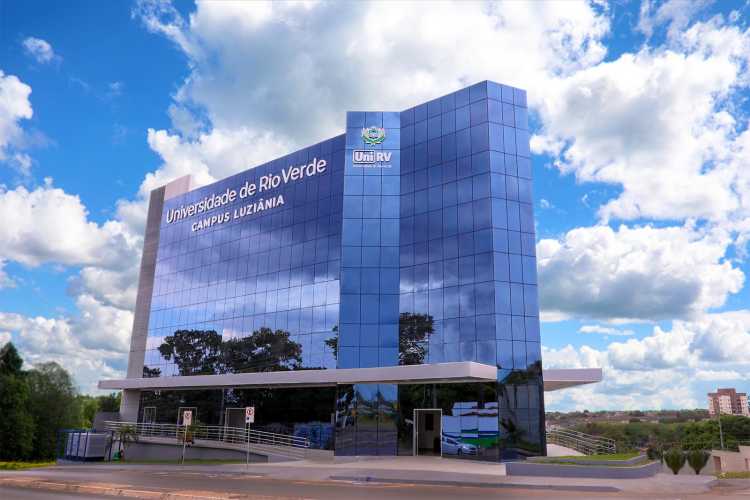 Vice-Prefeito Eduardo Sanches fortalece parceria com UniRV para curso de Medicina em Tangará da Serra*