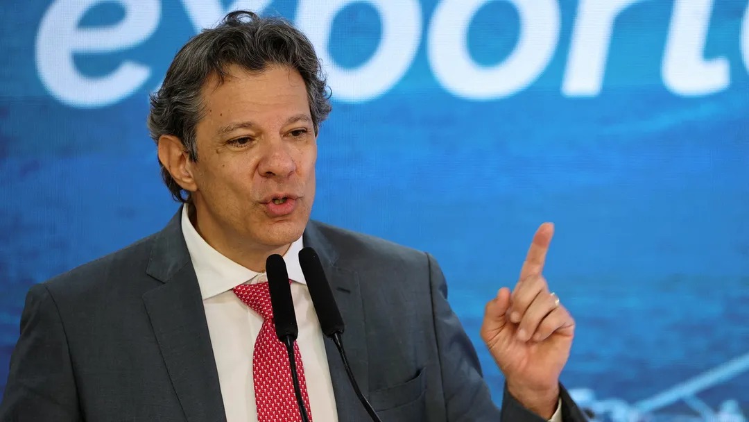 No momento, você está visualizando Haddad diz que EUA estão abertos a negociar tarifaço e prepara plano de proteção a empregos