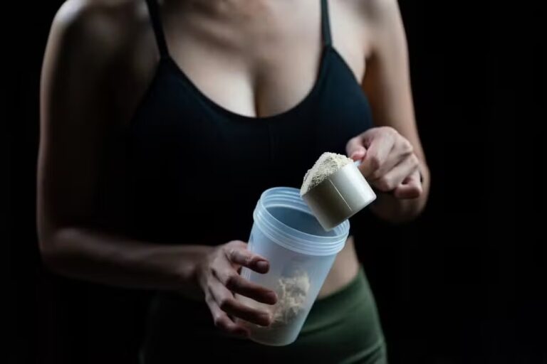 Leia mais sobre o artigo Whey protein é ultraprocessado: entenda o impacto na saúde
