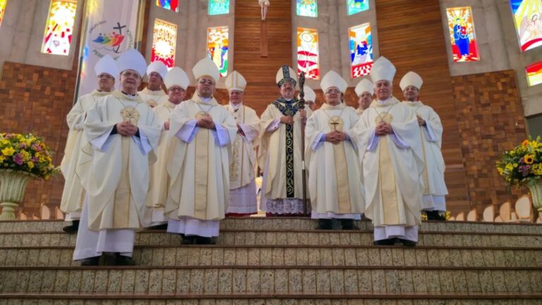 Leia mais sobre o artigo Posse de Dom Francisco Damascena atrai milhares em Luziânia
