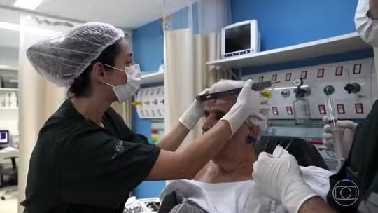Leia mais sobre o artigo Cirurgia de talamotomia com paciente acordado pelo SUS reduz tremor de Parkinson
