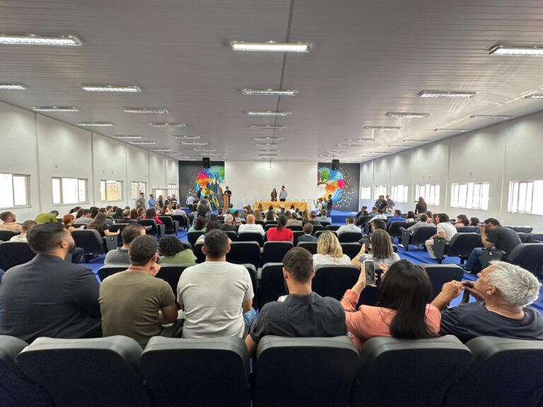 Leia mais sobre o artigo Valparaíso de Goiás inaugura auditório do CIEI e reforça educação inclusiva