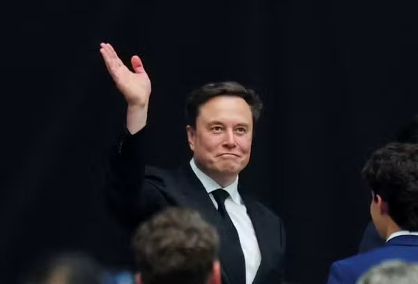 Leia mais sobre o artigo Elon Musk ultrapassa US$ 500 bilhões e amplia liderança entre bilionários