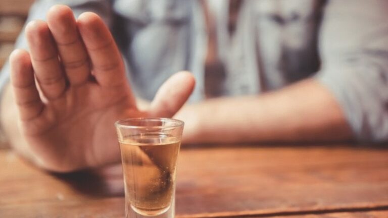 Leia mais sobre o artigo Mãe relata dores abdominais de jovem com suspeita de intoxicação por metanol em Itapaci