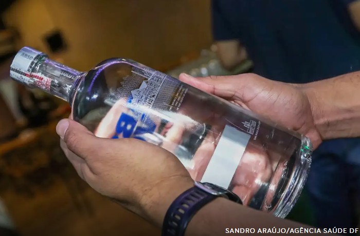 Leia mais sobre o artigo Brasil registra 195 notificações de intoxicação por metanol; 14 confirmados