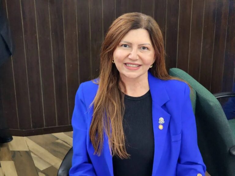 Leia mais sobre o artigo Dra. Claese propõe quimioterapia, clínica do diabetes e contratação de especialistas para Luziânia