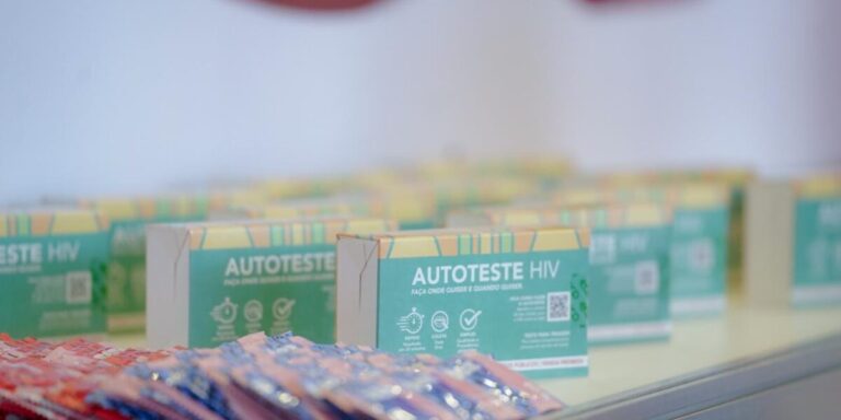 Leia mais sobre o artigo HDT distribui 300 autotestes de HIV e 500 preservativos no Araguaia Shopping