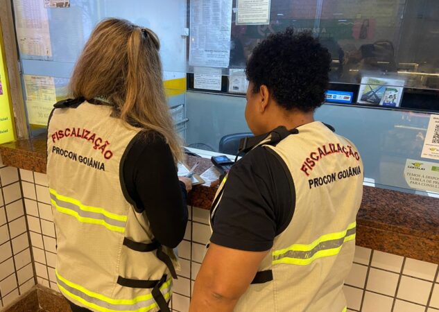 Procon Goiânia fiscaliza guichês de passagens e autua 21 empresas por divergência de preços