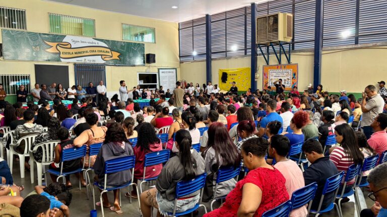 Leia mais sobre o artigo Programa Enxergando o Futuro entrega 400 óculos a alunos da rede municipal