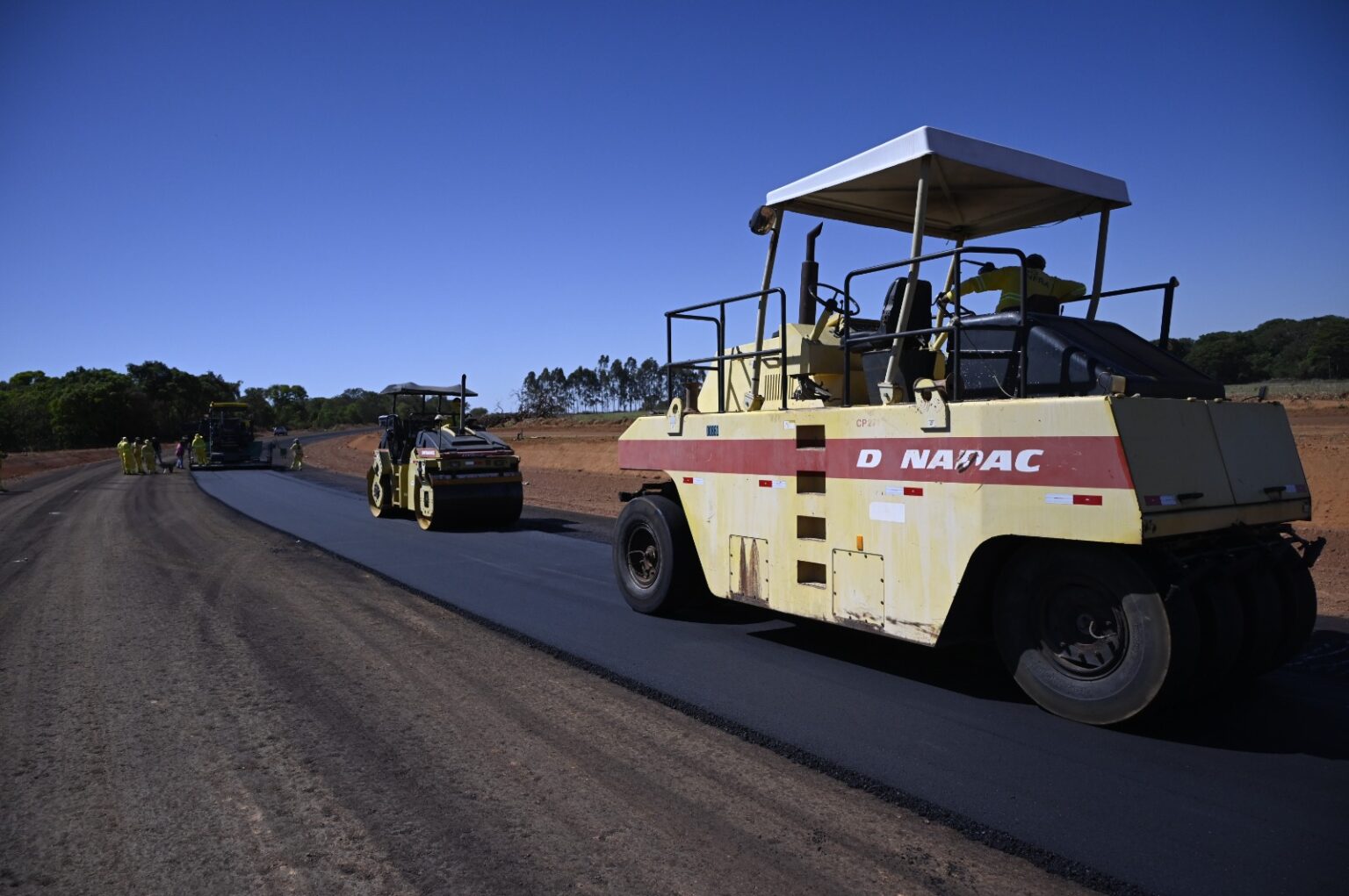 No momento, você está visualizando Goiás investe R$ 3,7 bilhões e executa mais de 1.800 km em obras em 2025