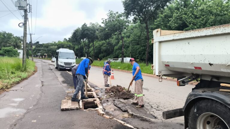 Leia mais sobre o artigo Operação retira mais de 121 toneladas de entulho da rede de drenagem em duas semanas