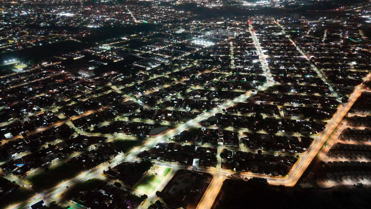 No momento, você está visualizando Prefeitura de Aparecida disponibiliza três canais para solicitação de troca de lâmpadas na cidade