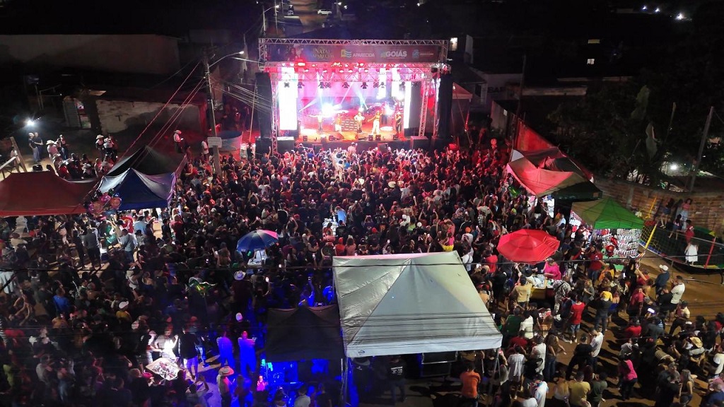 No momento, você está visualizando Natal Aparecida leva shows musicais e sorteio de brindes ao Aeroporto Sul neste domingo (28)